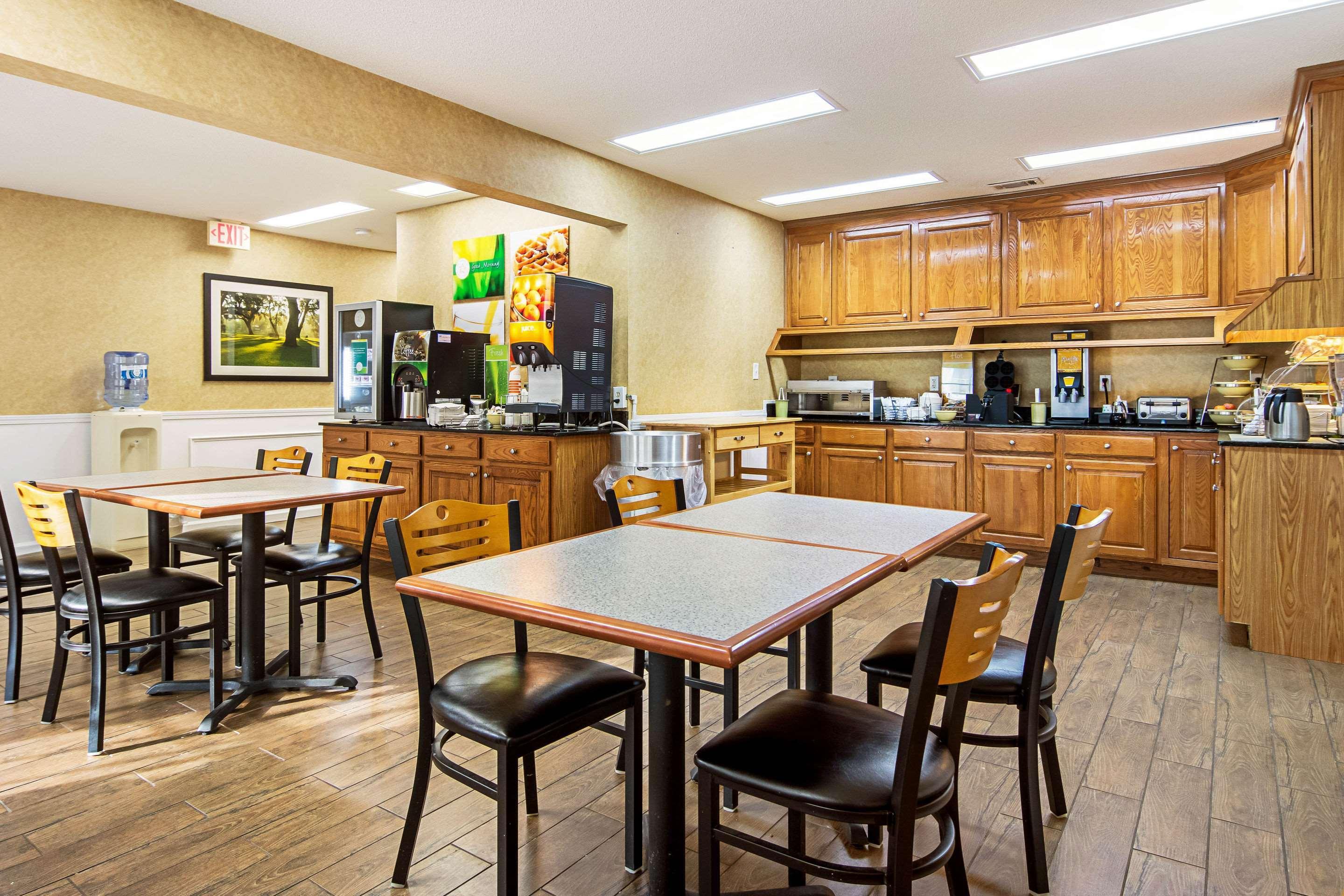 Quality Inn Thomaston Экстерьер фото