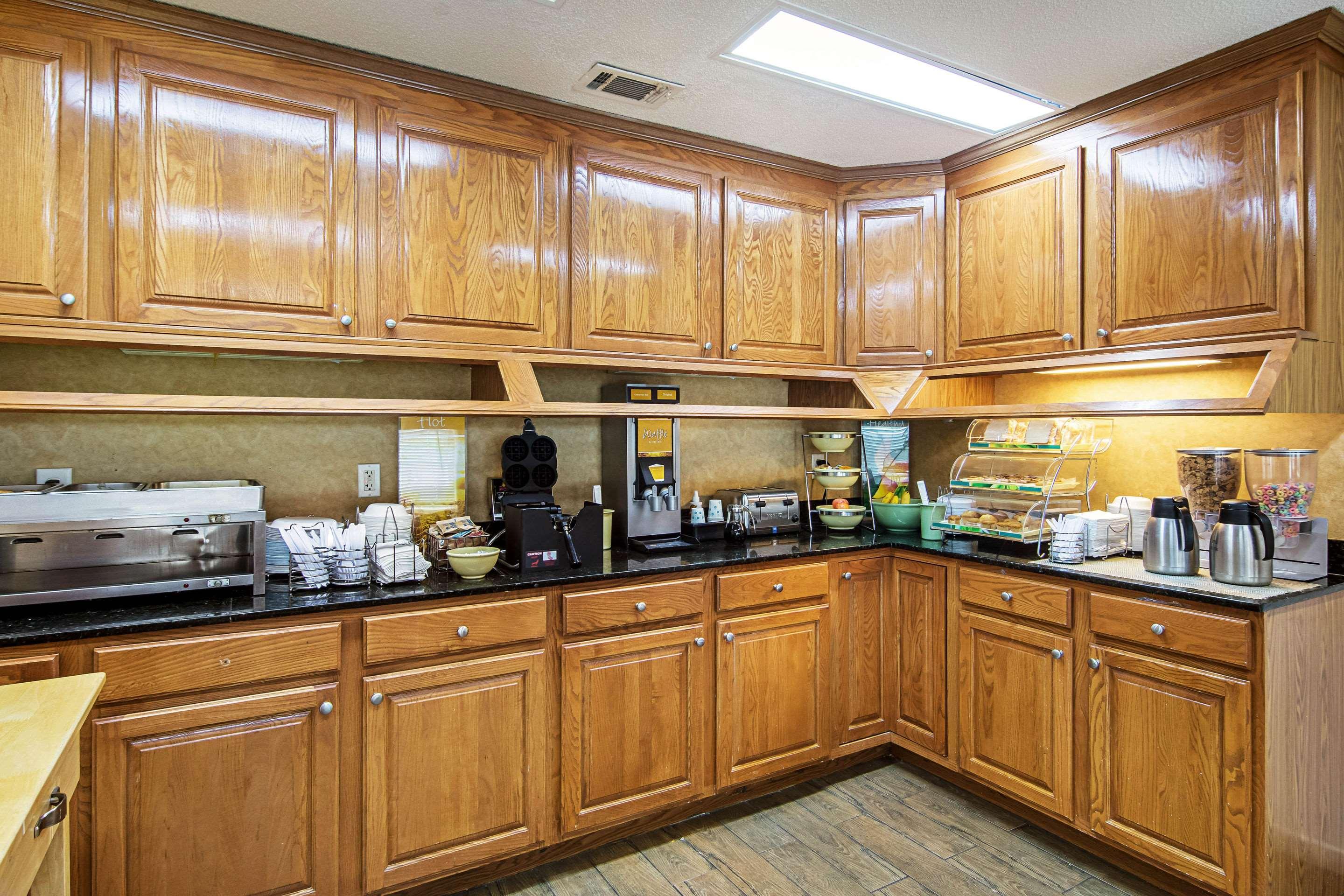 Quality Inn Thomaston Экстерьер фото